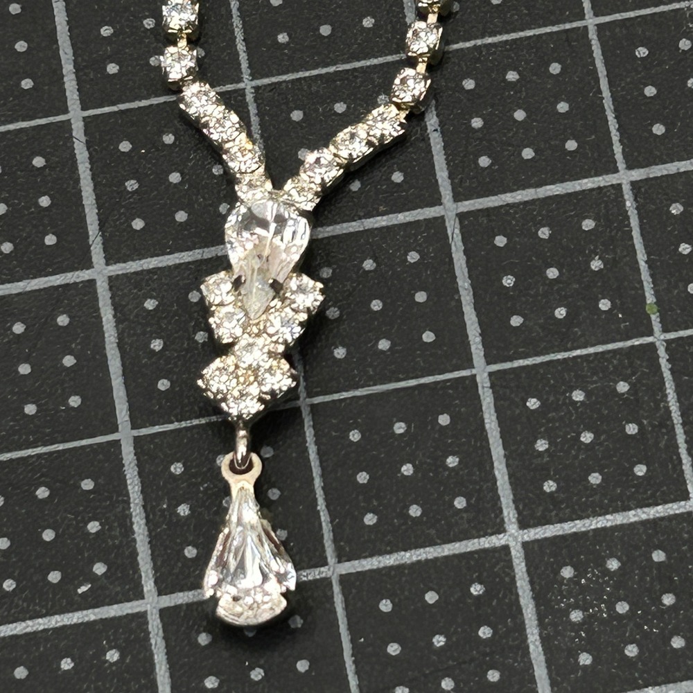 Silver Tone Rhinestone Y-Drop Teardrop Necklace Vintage Style Bridal Formal 16in